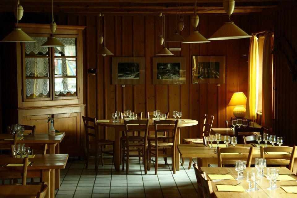 Auberge De La Perdrix Hauterive-la-Fresse Екстер'єр фото
