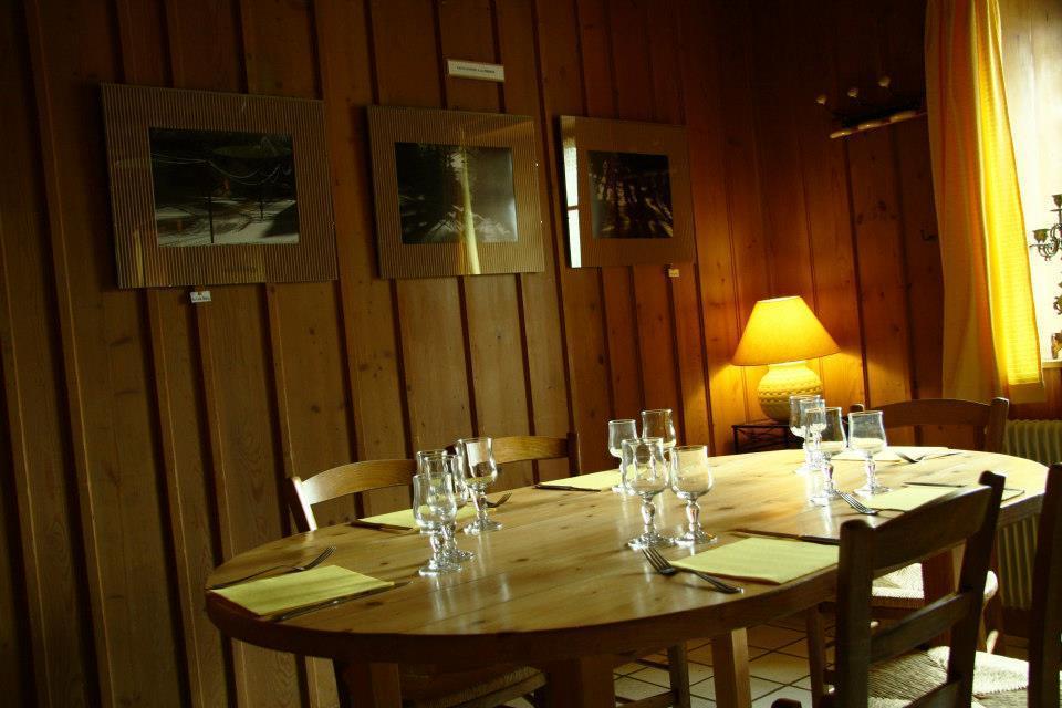 Auberge De La Perdrix Hauterive-la-Fresse Екстер'єр фото