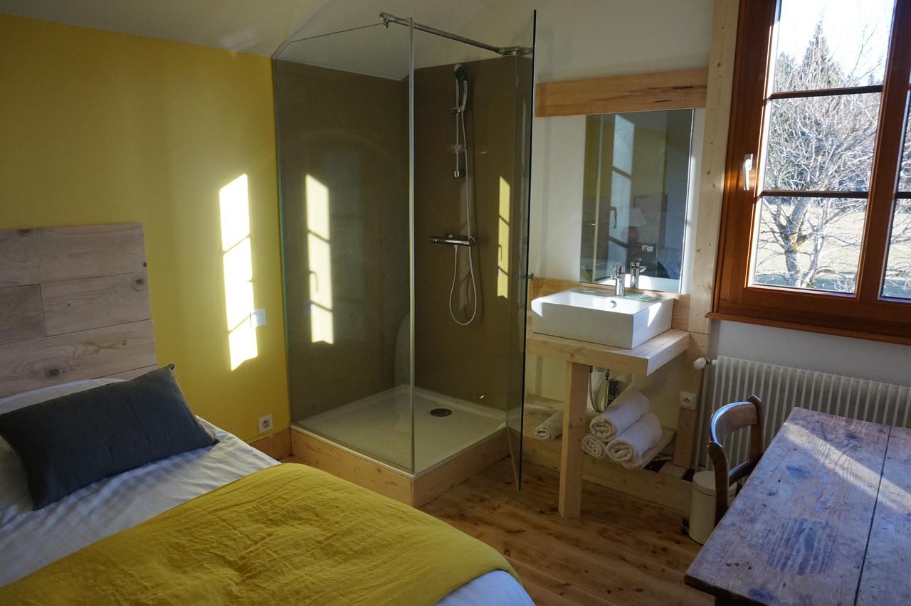 Auberge De La Perdrix Hauterive-la-Fresse Екстер'єр фото