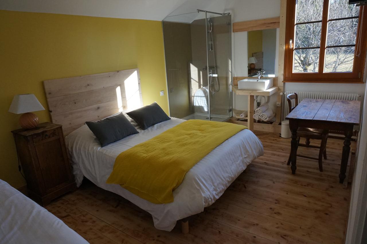 Auberge De La Perdrix Hauterive-la-Fresse Екстер'єр фото