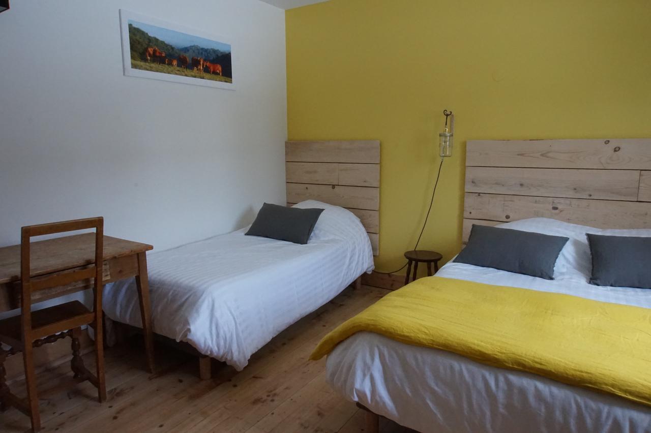 Auberge De La Perdrix Hauterive-la-Fresse Екстер'єр фото