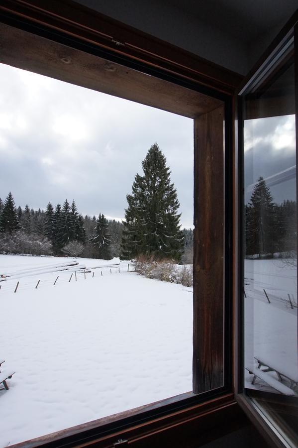 Auberge De La Perdrix Hauterive-la-Fresse Екстер'єр фото