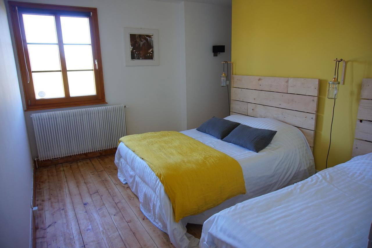 Auberge De La Perdrix Hauterive-la-Fresse Екстер'єр фото
