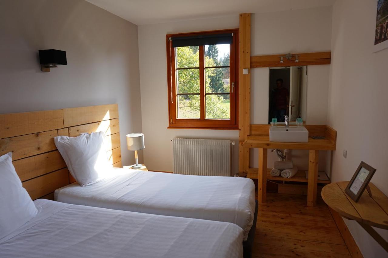 Auberge De La Perdrix Hauterive-la-Fresse Екстер'єр фото