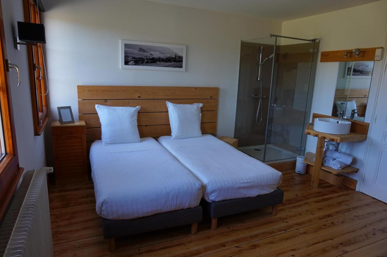 Auberge De La Perdrix Hauterive-la-Fresse Екстер'єр фото
